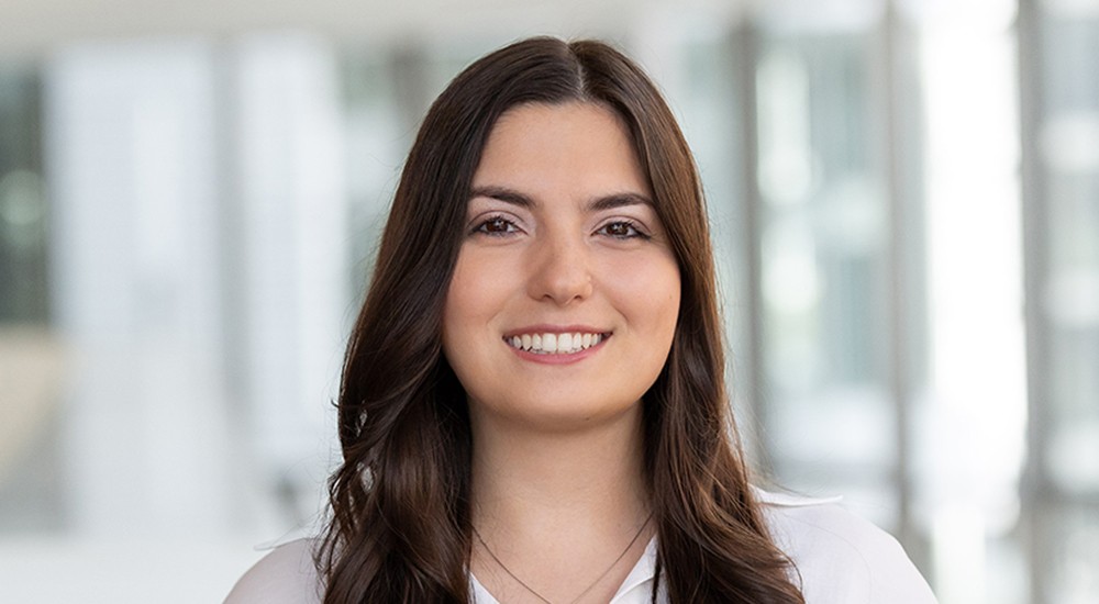 Aleyna Er, Immobilienmaklerin